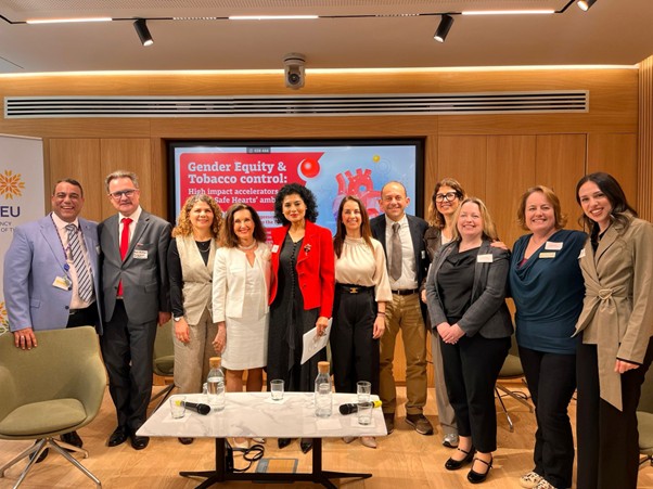 Prof. Cecilia Linde with panellists and moderator from 2nd panel on nicotine and tobacco control